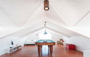 Sunlit Residence Steps from the Beach in Carvalhal - Carvalhal, Portugal