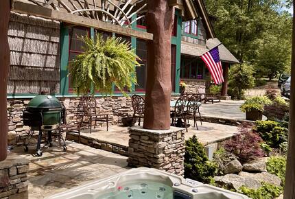 Farm Hollow - Banner Elk, North Carolina