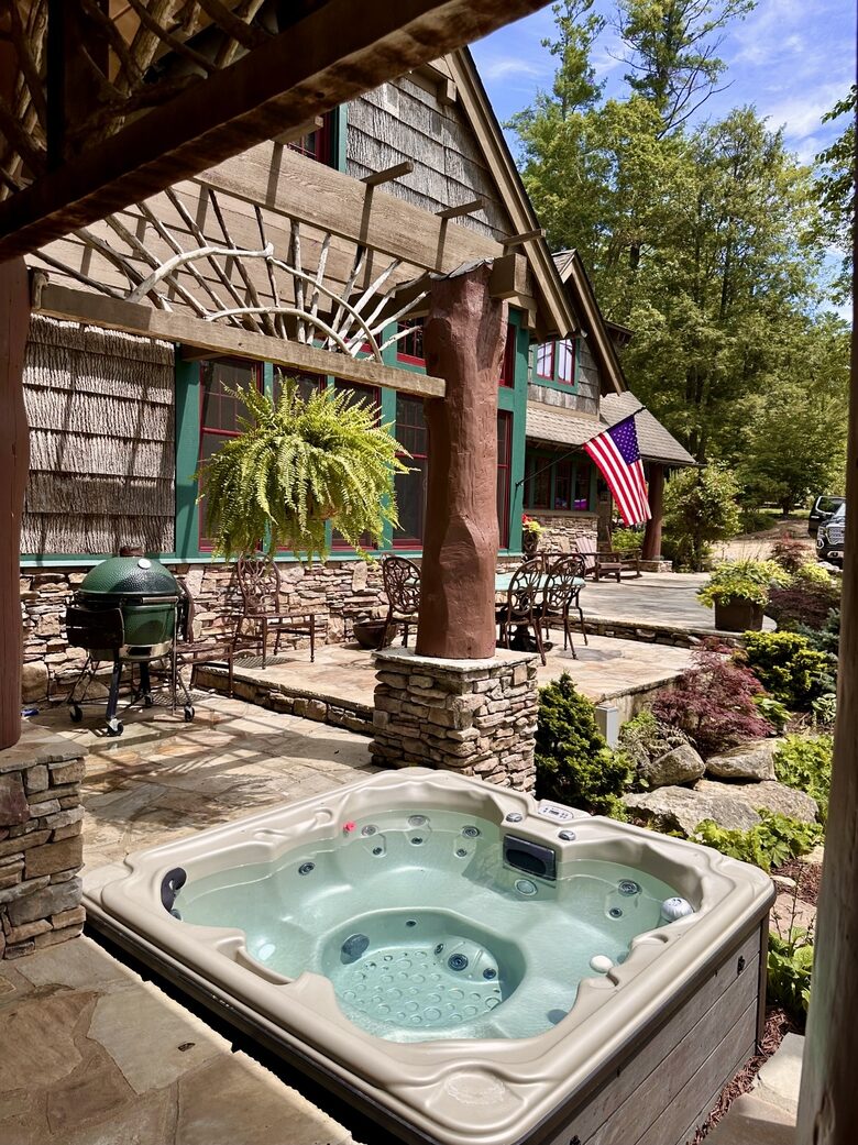 Farm Hollow - Banner Elk, North Carolina