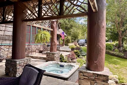 Farm Hollow - Banner Elk, North Carolina