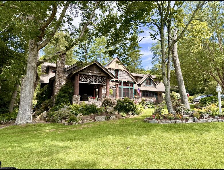 Farm Hollow - Banner Elk, North Carolina