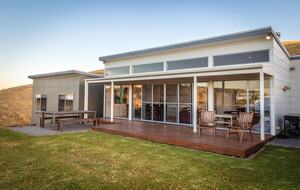 Middle River Beach House - Kangaroo Island, Australia