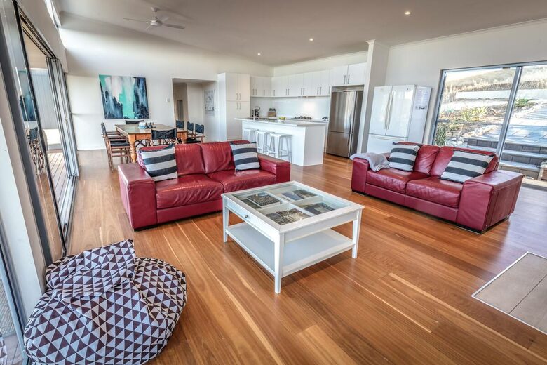 Middle River Beach House - Kangaroo Island, Australia