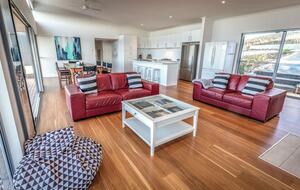 Middle River Beach House - Kangaroo Island, Australia