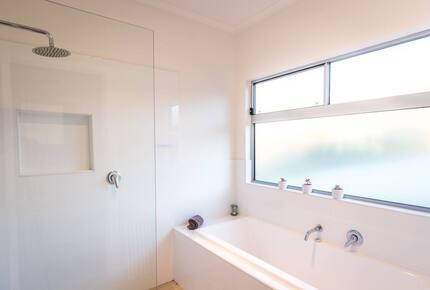 Middle River Beach House - Kangaroo Island, Australia