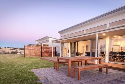 Middle River Beach House - Kangaroo Island, Australia