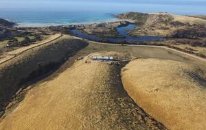 Middle River Beach House - Kangaroo Island, Australia