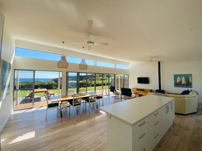 Middle River Beach House - Kangaroo Island, Australia