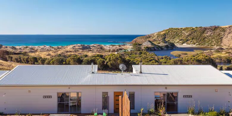 Middle River Beach House - Kangaroo Island, Australia