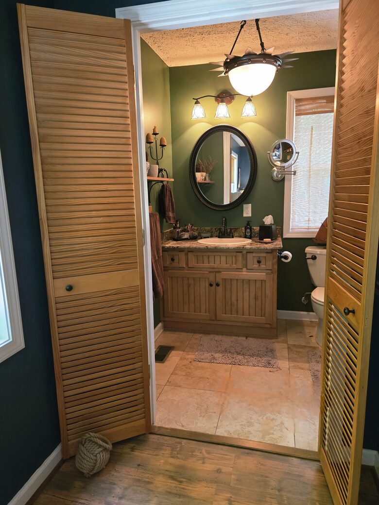 Master bath w/granite counters and oversized shower.