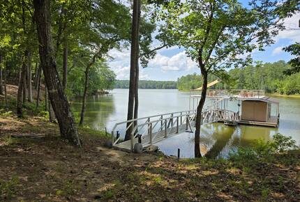Short, level walk to lake & boathouse.