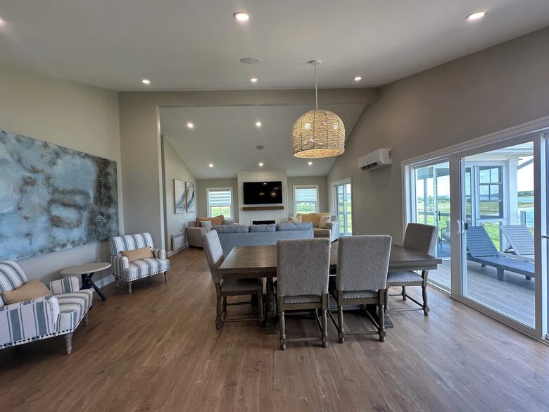 Modern Coastal Cottage on the Sou’West River - Clinton, Canada