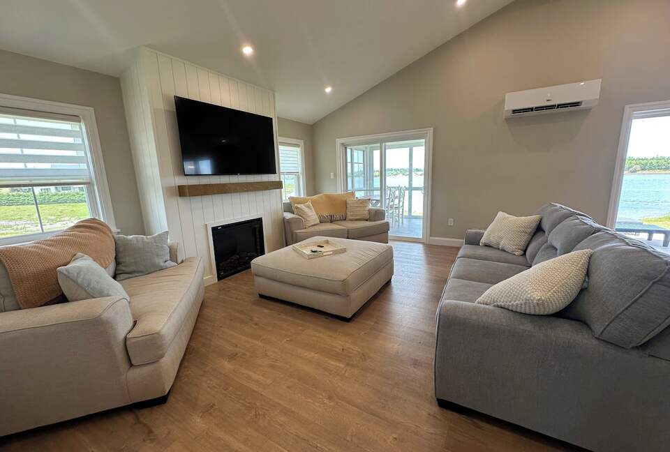 Modern Coastal Cottage on the Sou’West River - Clinton, Canada