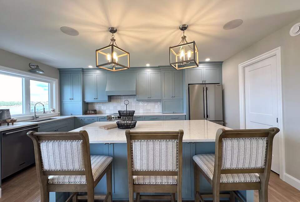 Modern Coastal Cottage on the Sou’West River - Clinton, Canada