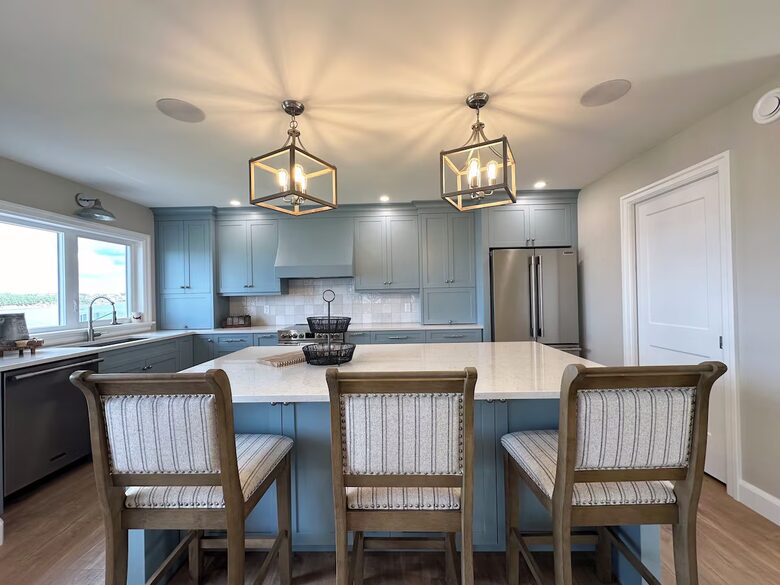 Modern Coastal Cottage on the Sou’West River - Clinton, Canada