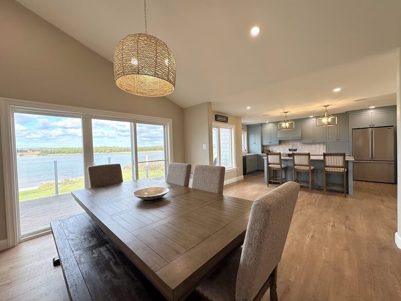 Modern Coastal Cottage on the Sou’West River - Clinton, Canada