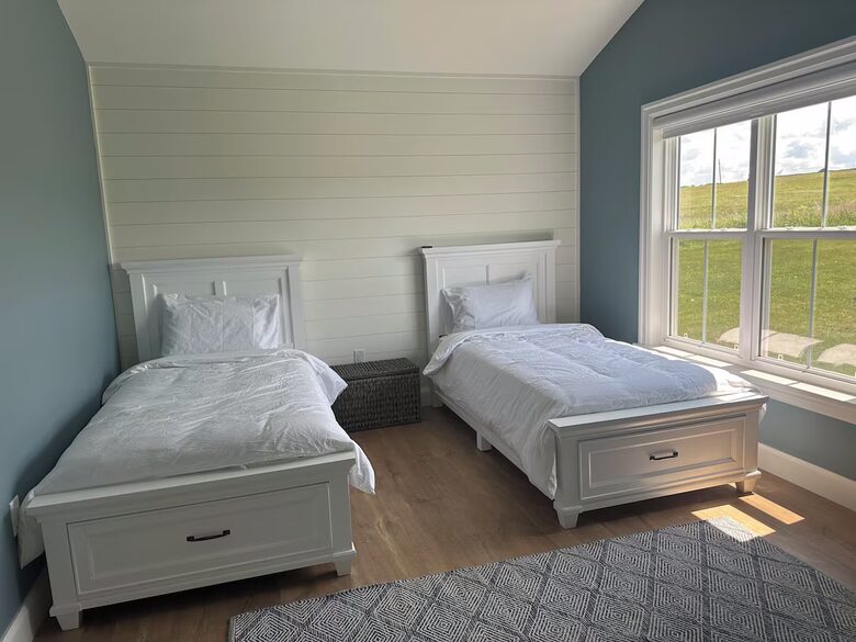 Modern Coastal Cottage on the Sou’West River - Clinton, Canada