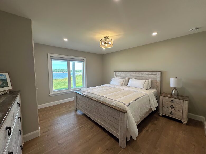 Modern Coastal Cottage on the Sou’West River - Clinton, Canada