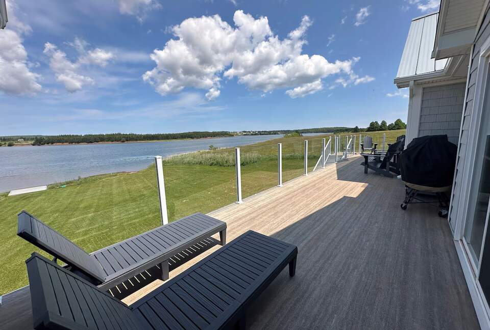 Modern Coastal Cottage on the Sou’West River - Clinton, Canada