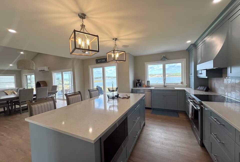 Modern Coastal Cottage on the Sou’West River - Clinton, Canada