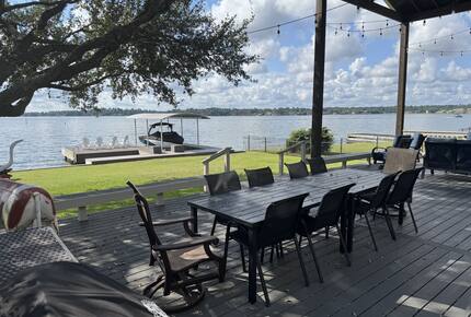 Lake Conroe Waterfront Retreat - Montgomery, Texas