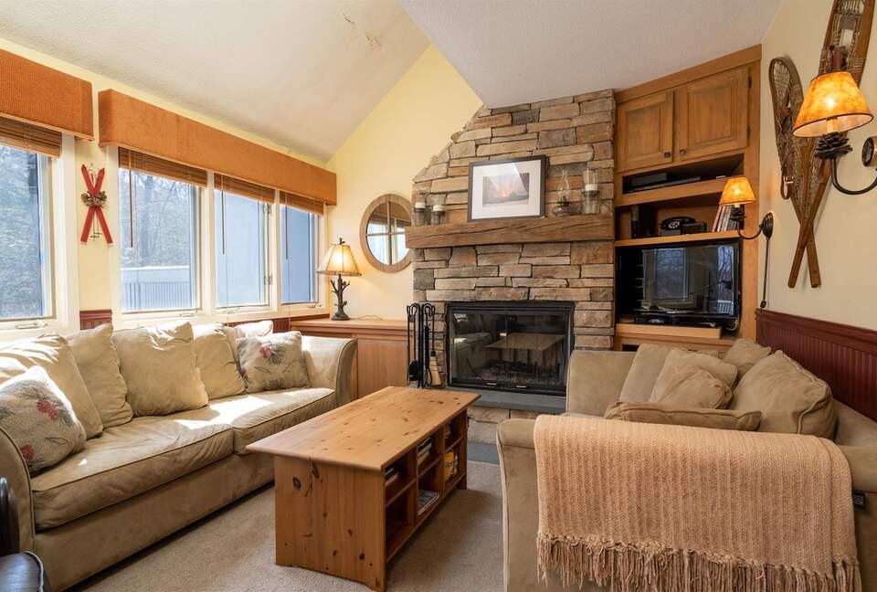 Warm and Welcoming Stratton Getaway - Stratton, Vermont