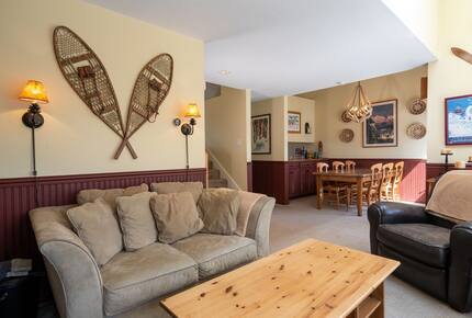 Warm and Welcoming Stratton Getaway - Stratton, Vermont