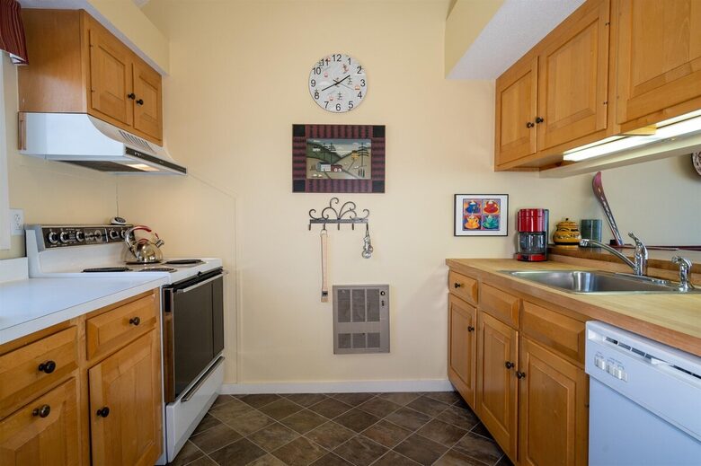 Warm and Welcoming Stratton Getaway - Stratton, Vermont