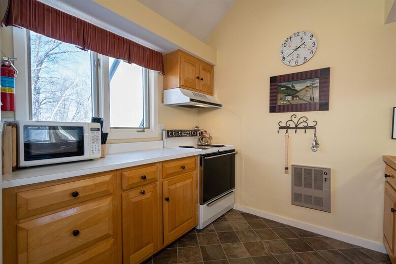 Warm and Welcoming Stratton Getaway - Stratton, Vermont