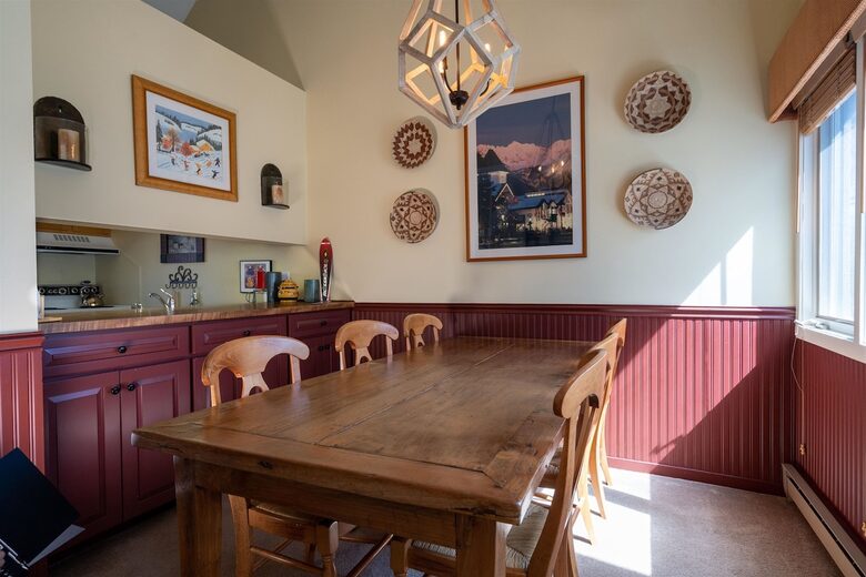 Warm and Welcoming Stratton Getaway - Stratton, Vermont