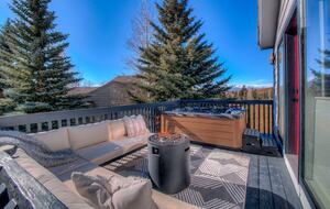 Lake Dillon Designer Retreat with Mountain Views - Dillon, Colorado