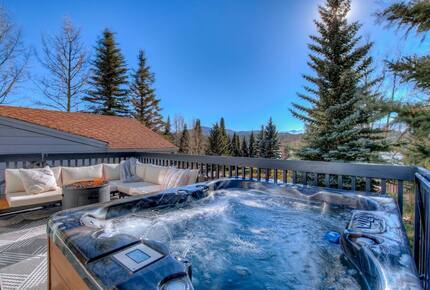 Lake Dillon Designer Retreat with Mountain Views - Dillon, Colorado