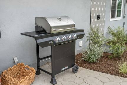 Tranquil Goleta Escape with Fruit Trees & Fire Pit - Goleta, California