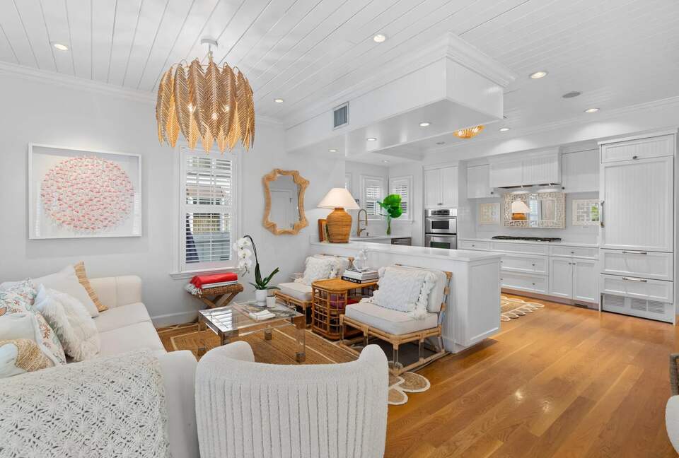 Charming Garden Oasis in the Heart of Palm Beach - Palm Beach, Florida