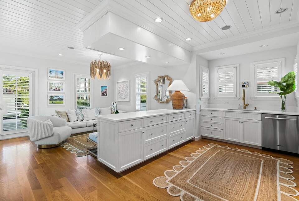 Charming Garden Oasis in the Heart of Palm Beach - Palm Beach, Florida