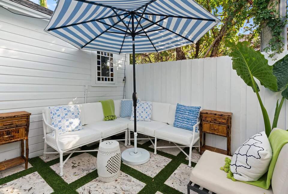 Charming Garden Oasis in the Heart of Palm Beach - Palm Beach, Florida