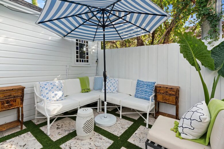 Charming Garden Oasis in the Heart of Palm Beach - Palm Beach, Florida