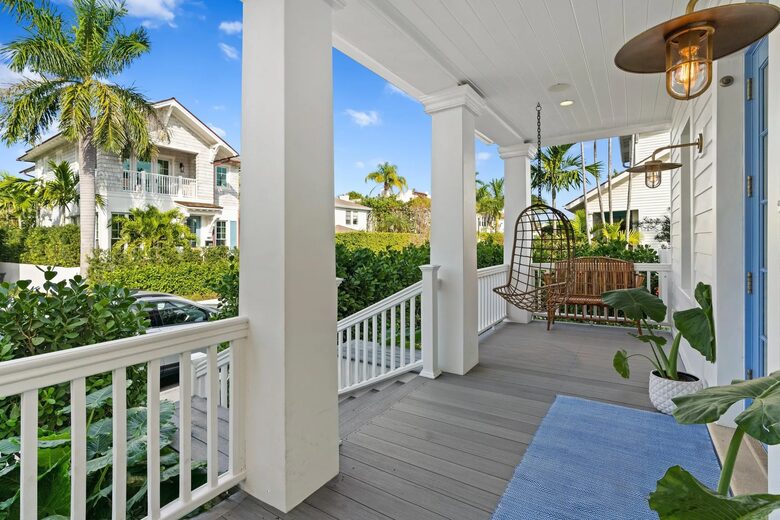 Charming Garden Oasis in the Heart of Palm Beach - Palm Beach, Florida