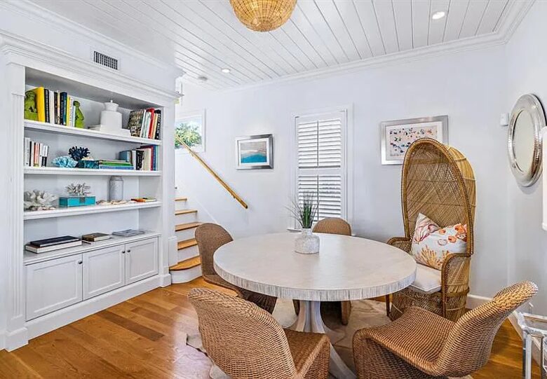 Charming Garden Oasis in the Heart of Palm Beach - Palm Beach, Florida