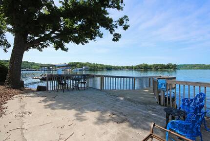 Waterfront Haven at Lake of the Ozarks - Lake Ozark, Missouri