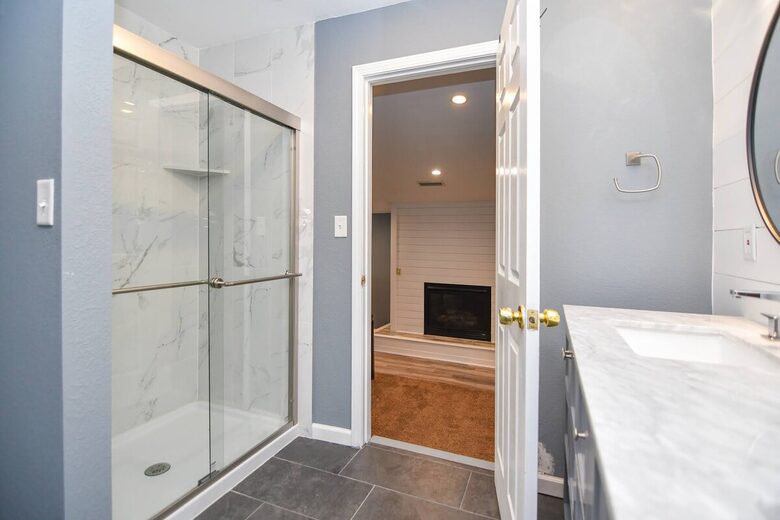 Waterfront Haven at Lake of the Ozarks - Lake Ozark, Missouri