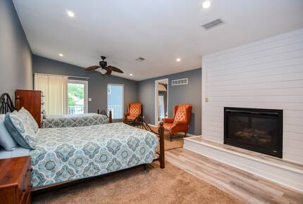 Waterfront Haven at Lake of the Ozarks - Lake Ozark, Missouri