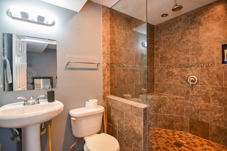 Waterfront Haven at Lake of the Ozarks - Lake Ozark, Missouri