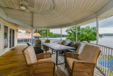 Waterfront Haven at Lake of the Ozarks - Lake Ozark, Missouri