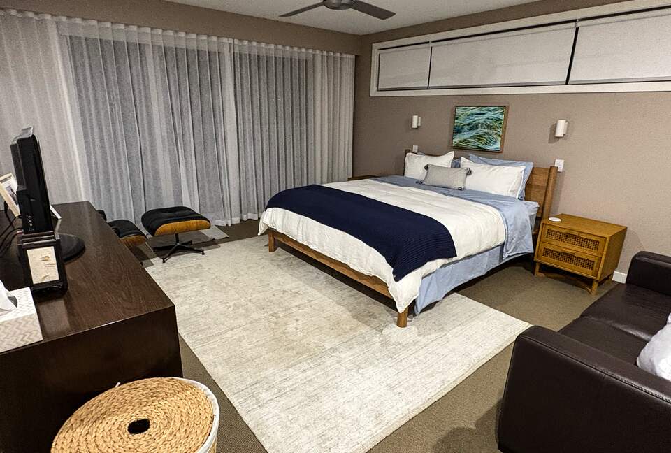 Elevated Coastal Luxury with Private Pool & Views - Avoca Beach, Australia