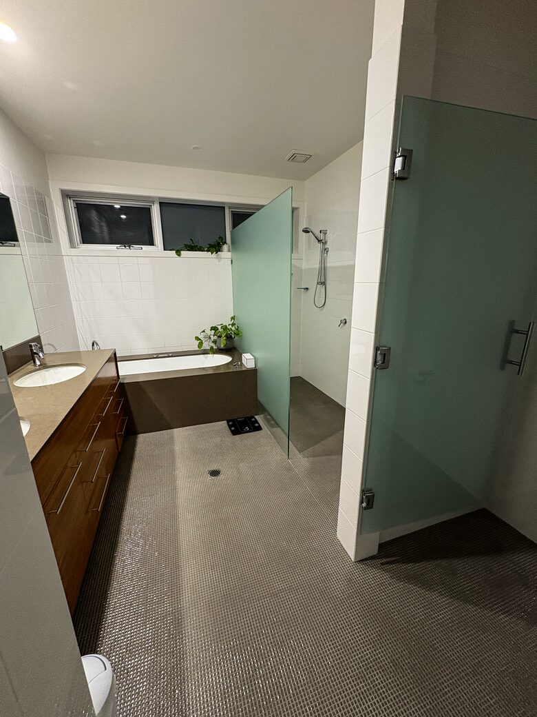 Elevated Coastal Luxury with Private Pool & Views - Avoca Beach, Australia