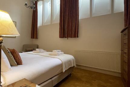 The Classrooms, Loch Ness Abbey, Pool & Spa - Fort Augustus, United Kingdom