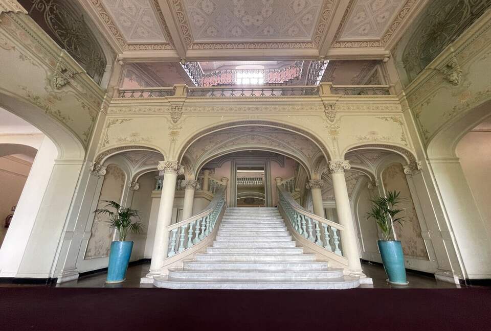 Belle Époque Restomod Apartment - Menton, France