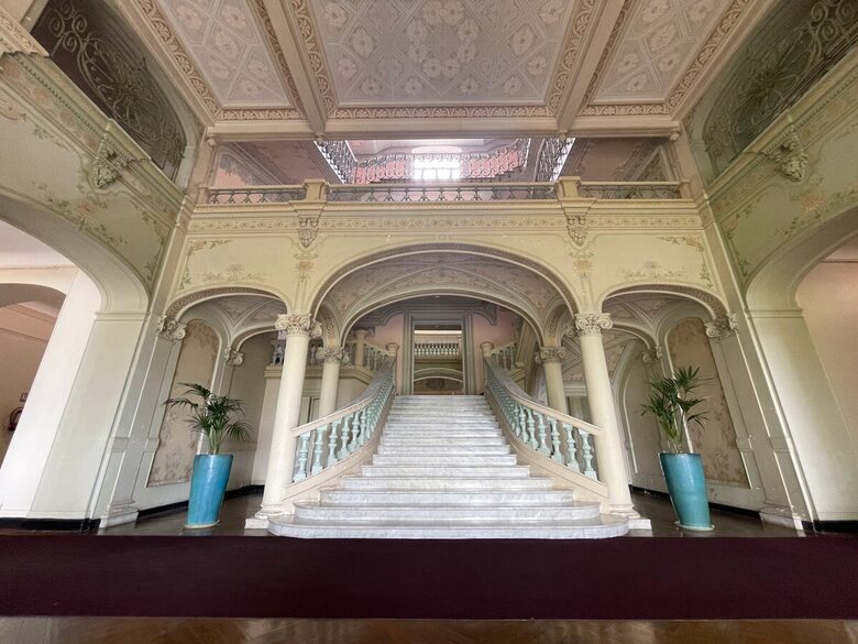 Belle Époque Restomod Apartment - Menton, France