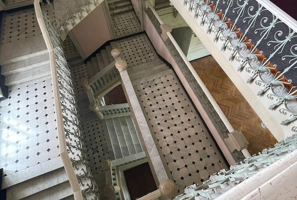Belle Époque Restomod Apartment - Menton, France